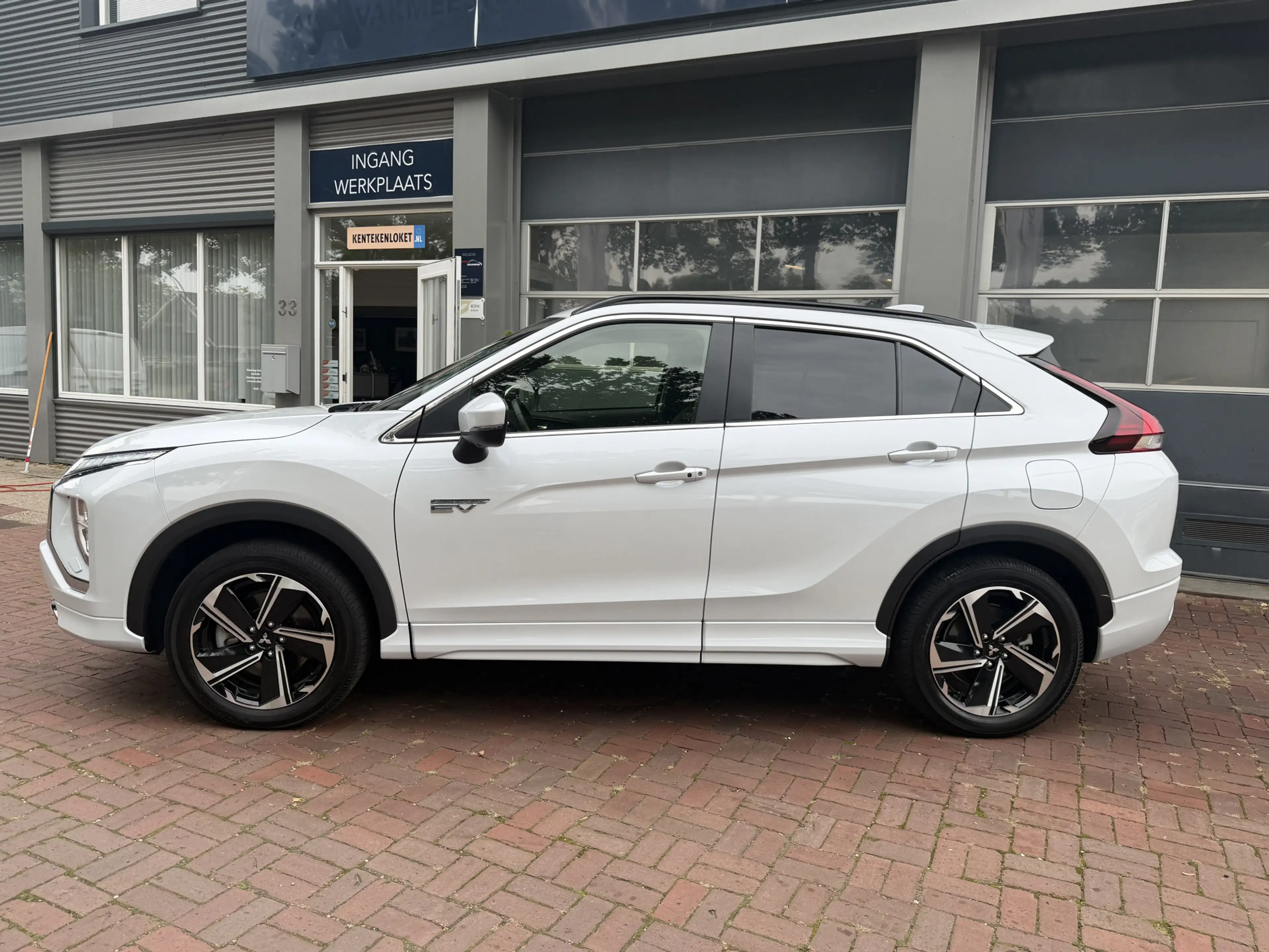 Mitsubishi Eclipse Cross 2.4 PHEV Executive Bj 2024 Km 36.147 Nap 1e eigena — photo 3