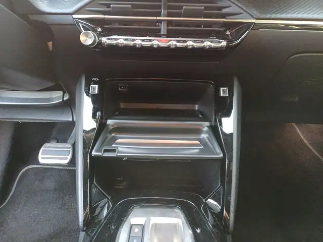 Peugeot 2008 view 14