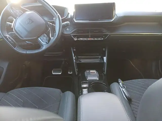 Peugeot 2008 view 12