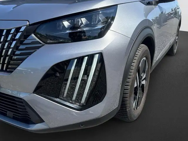 Peugeot 2008 view 9