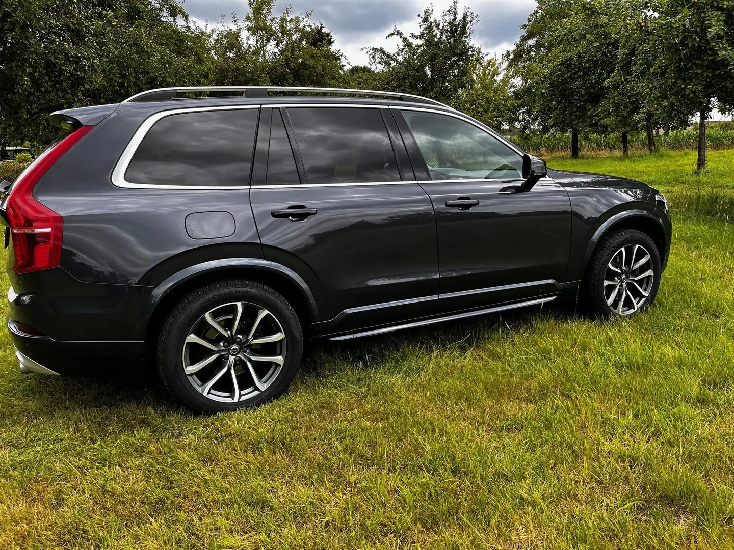 Volvo XC90 XC90 2.0 D4 4WD Momentum 7pl. Geartronic Grijs - 2