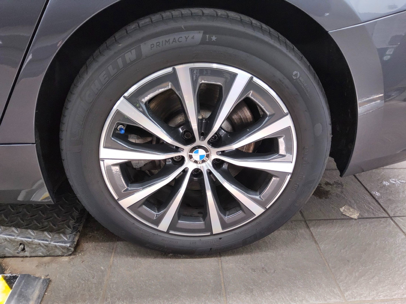 BMW 330 dA Touring xDr Sport-Line Navi LED LC prof. — photo 11