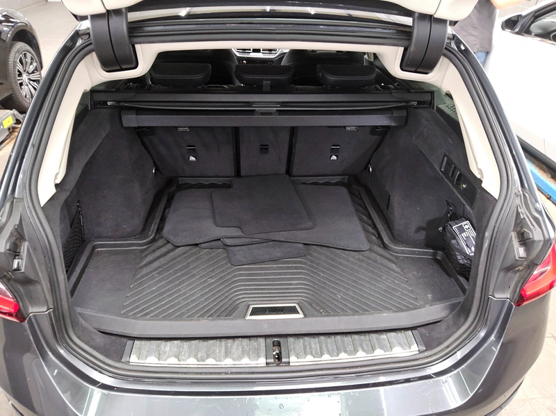 BMW 330 dA Touring xDr Sport-Line Navi LED LC prof. — photo 12
