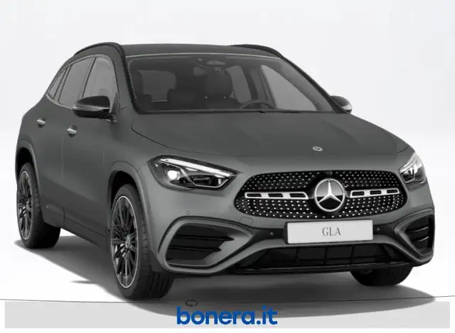 Mercedes-Benz GLA view 2
