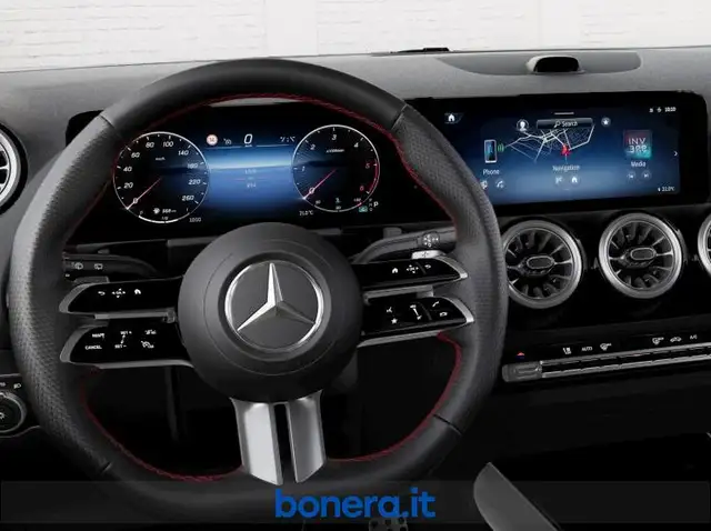 Mercedes-Benz GLA view 5