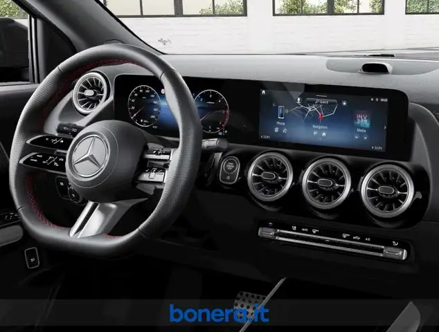 Mercedes-Benz GLA view 6