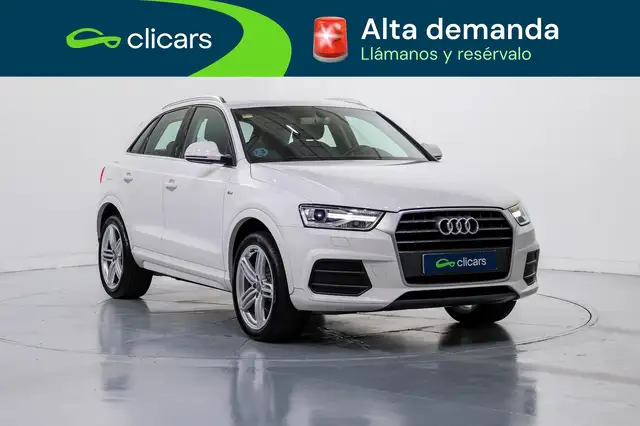 Audi Q3 view 3