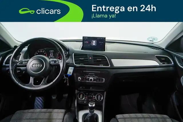 Audi Q3 view 13
