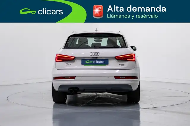 Audi Q3 view 4