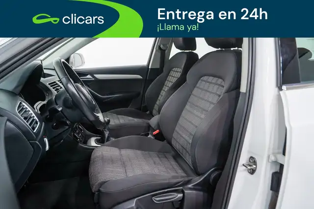Audi Q3 view 14