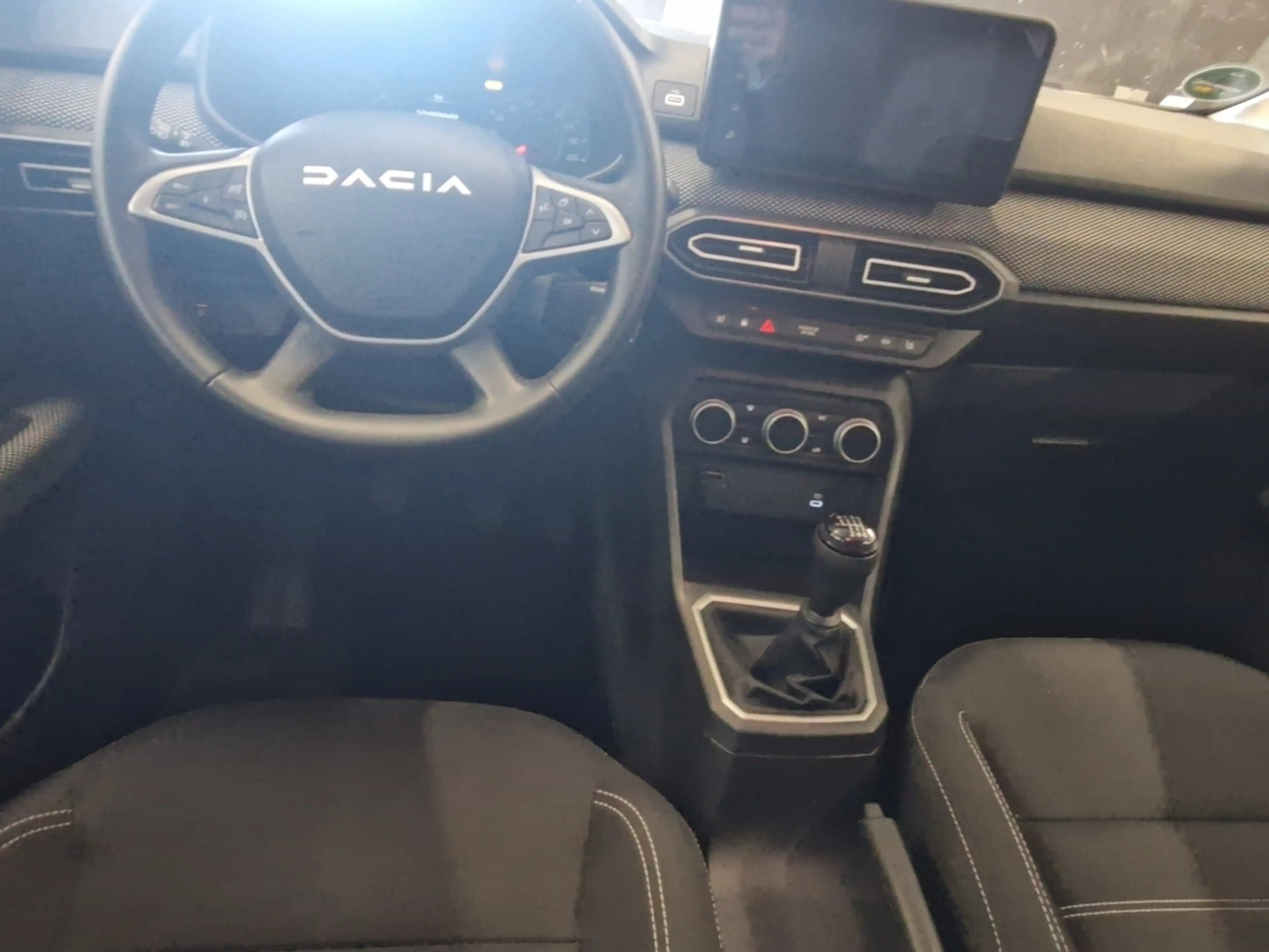 Dacia Jogger Expression TCe 110 — photo 10