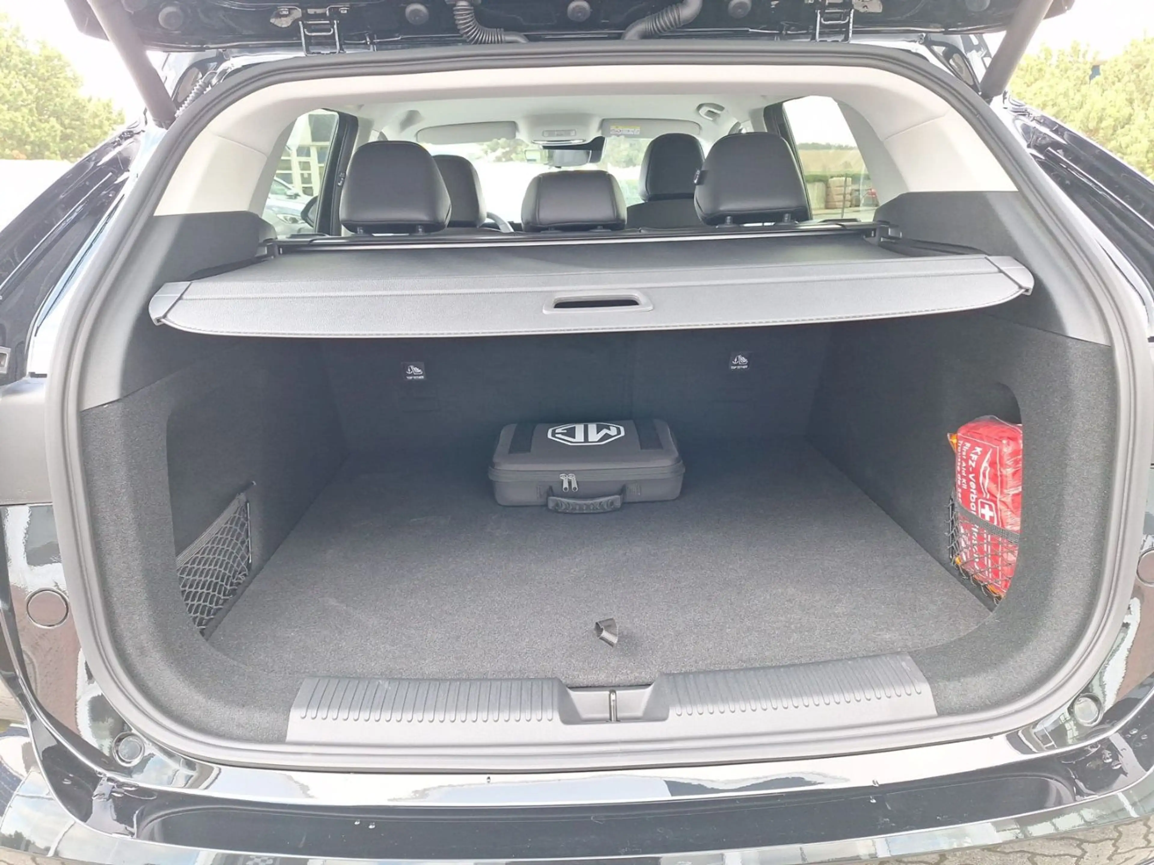 MG HS PHEV LUX 360° NAVI PDC SHZ LED LEDER — photo 7