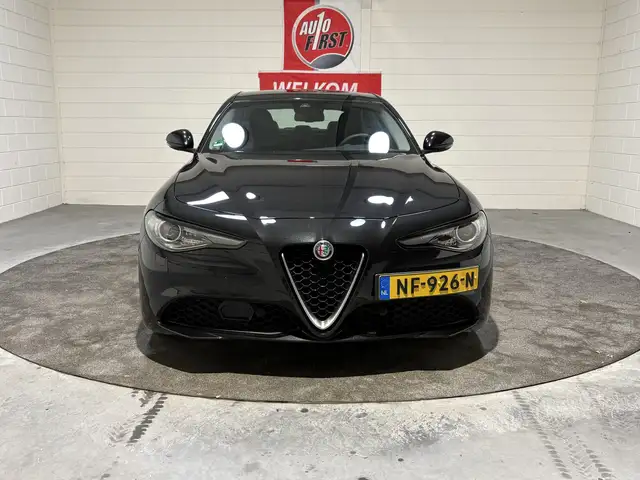 Alfa Romeo Giulia view 7
