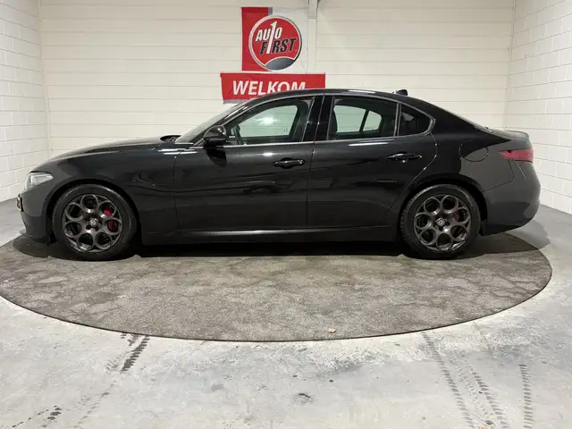 Alfa Romeo Giulia view 2