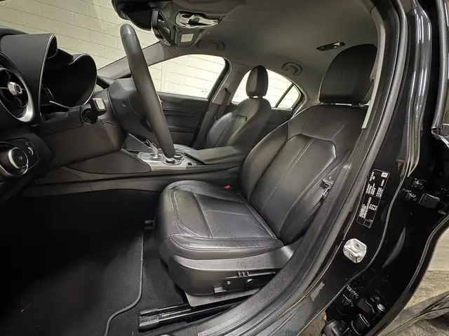 Alfa Romeo Giulia view 11