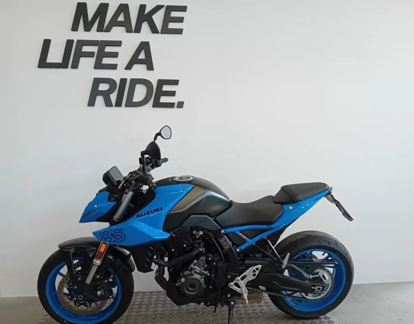 Suzuki GSX 8S Azul - 2