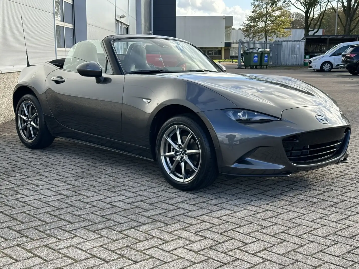 Mazda MX-5 132pk, Exclusive line, INSTAPVOORDEEL Grijs - 2