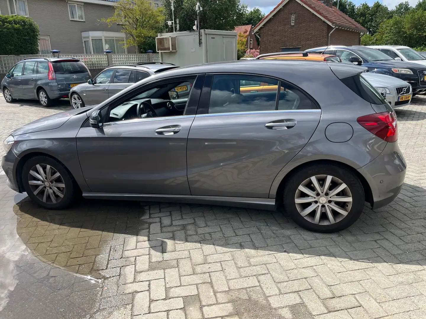 Mercedes-Benz A 180 Lease Edition Plus navi ecc parkeersensoren Grau - 2
