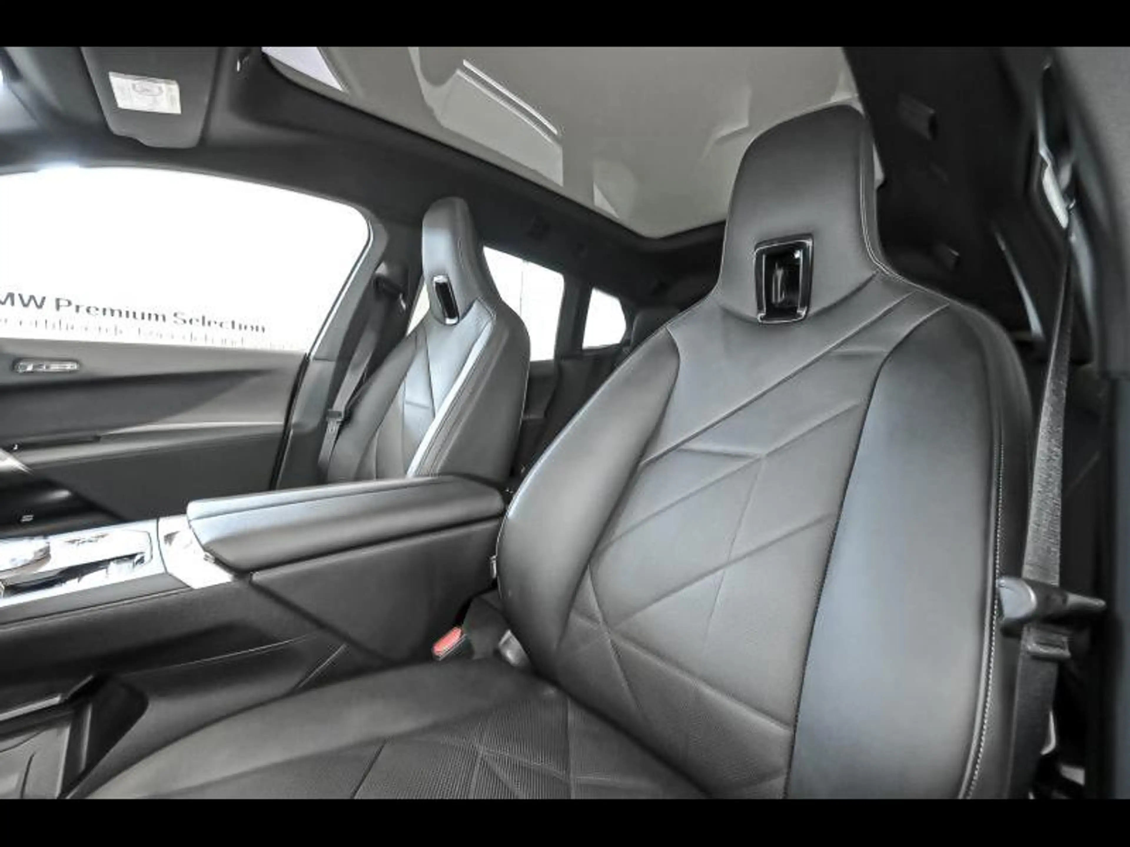 BMW iX xDrive50 - Sport — photo 15
