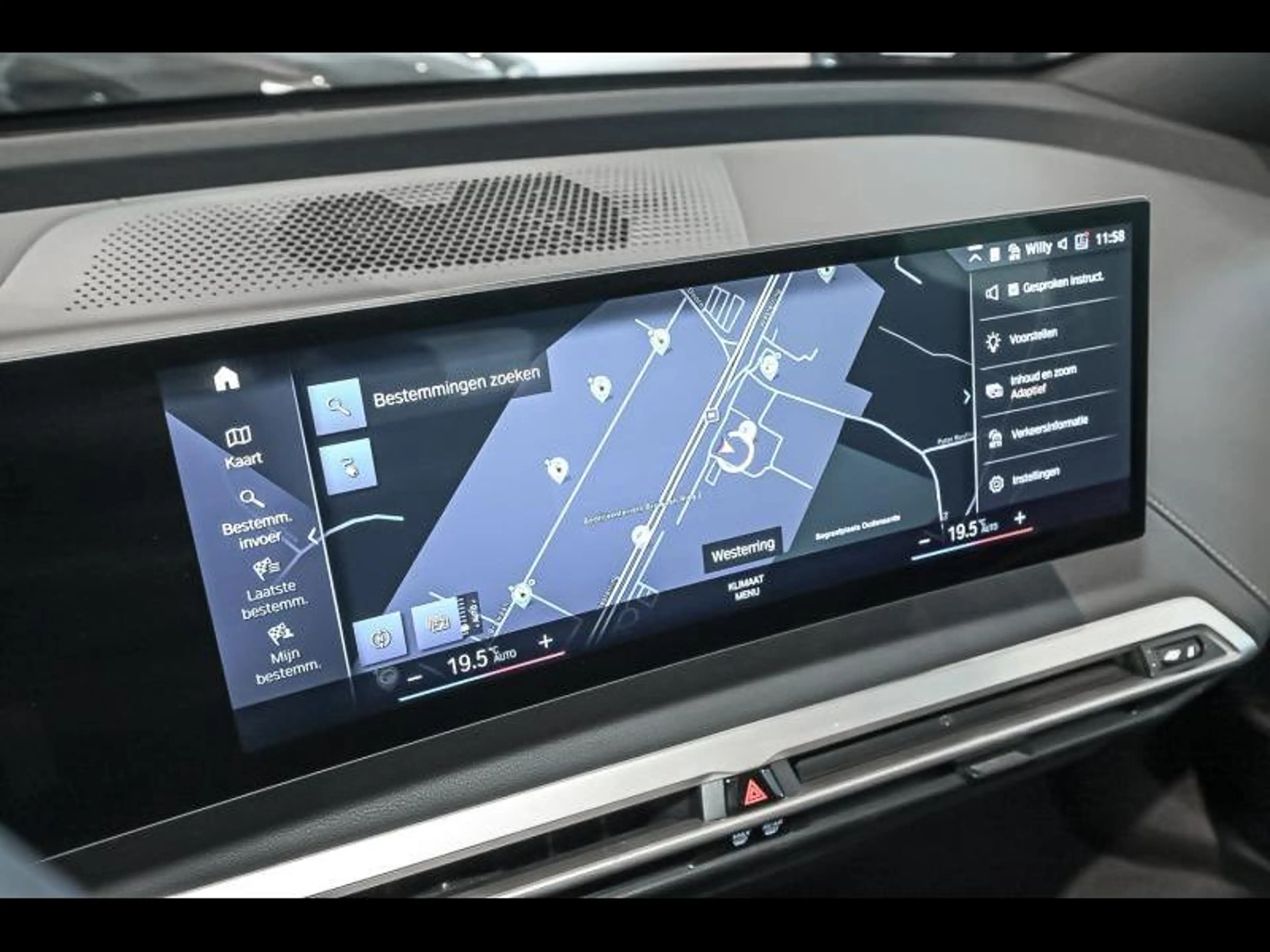 BMW iX xDrive50 - Sport — photo 11