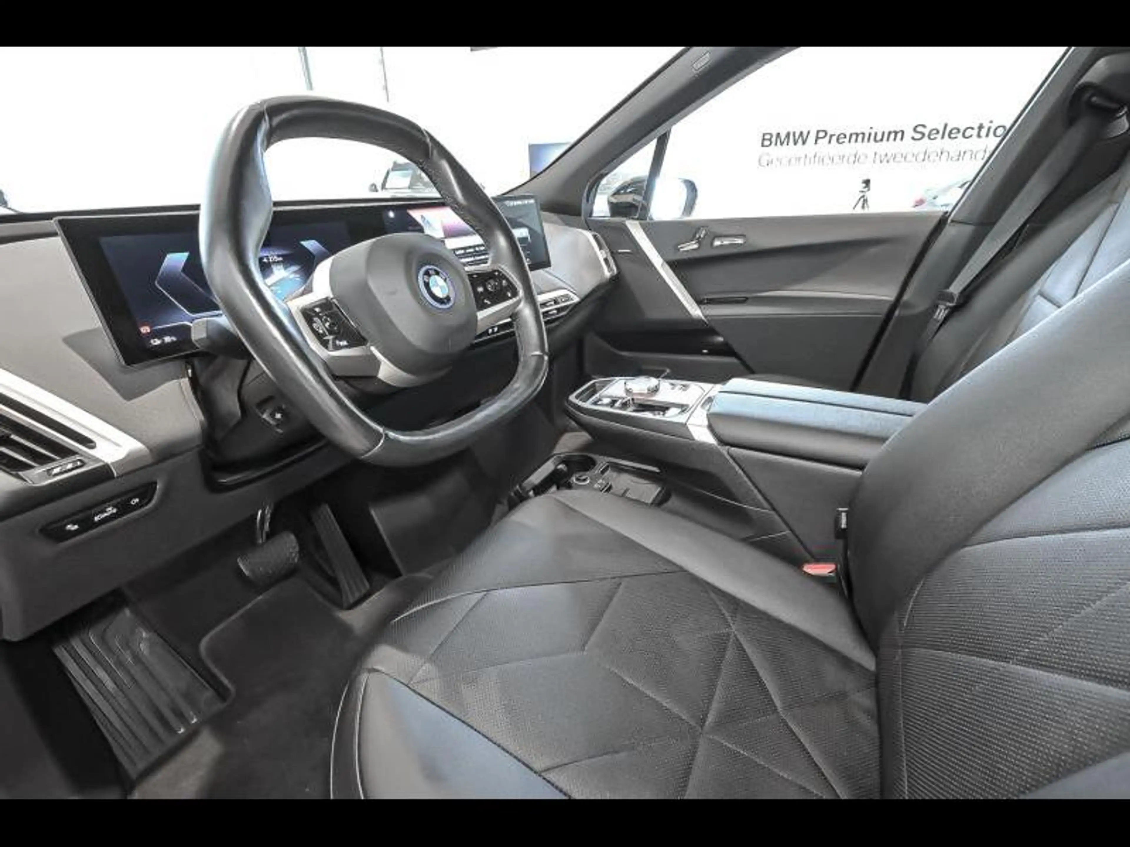 BMW iX xDrive50 - Sport — photo 5