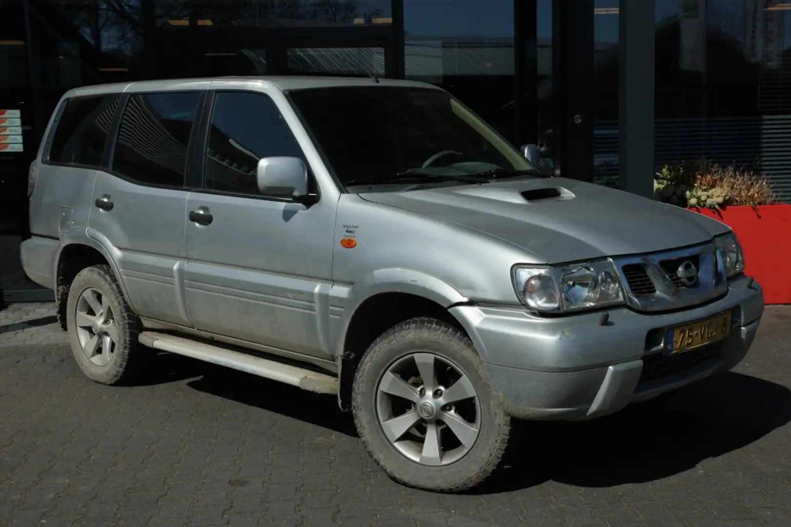 Nissan Terrano 3.0 DI 5DRS A/T VAN Argintiu - 1