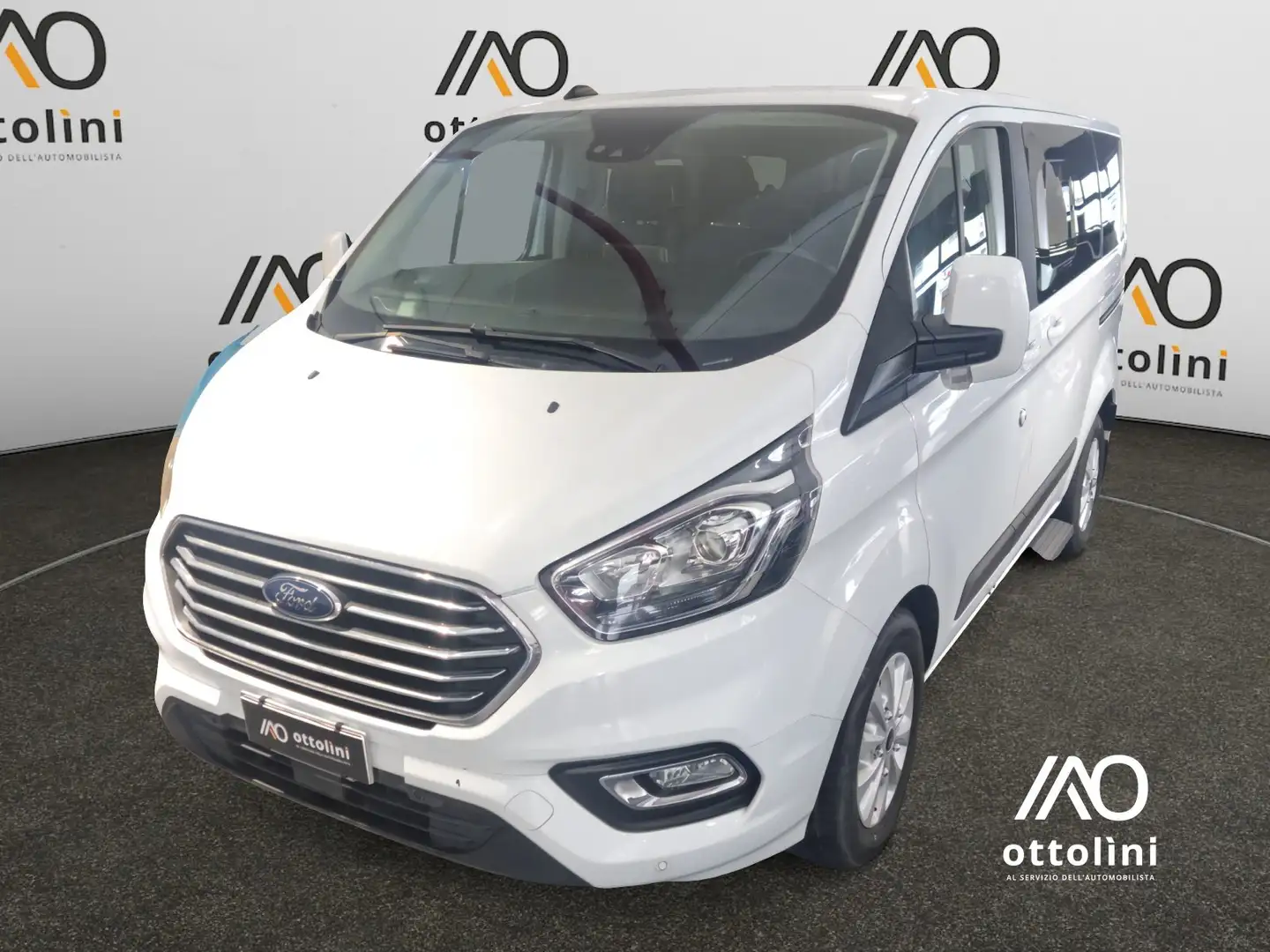 Ford Tourneo Custom Trend 320 2.0 TDCi 130cv aut. Blanc - 1