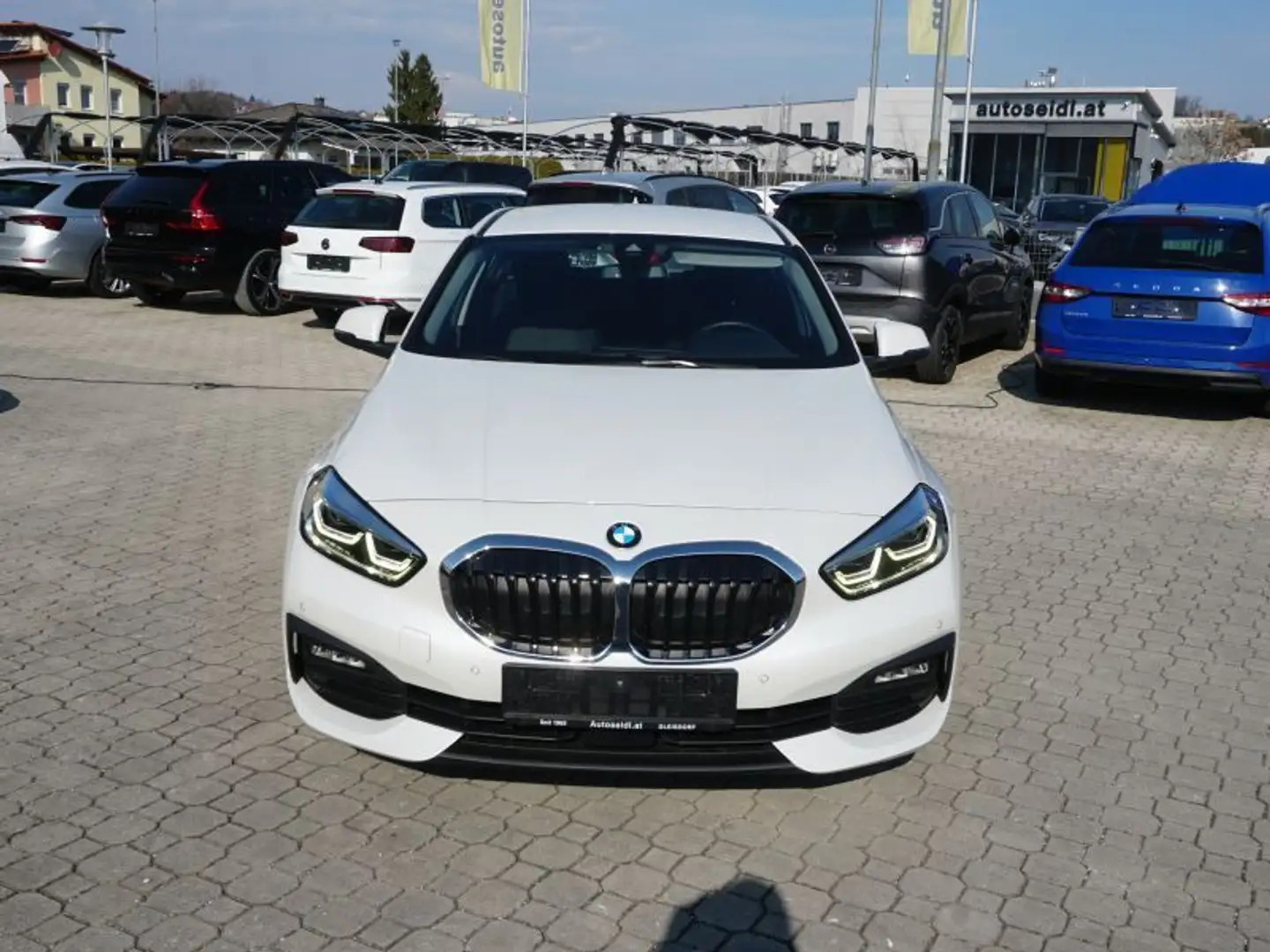 BMW 118 d Aut. *2024er+LED+VIRTUAL* Violett - 2