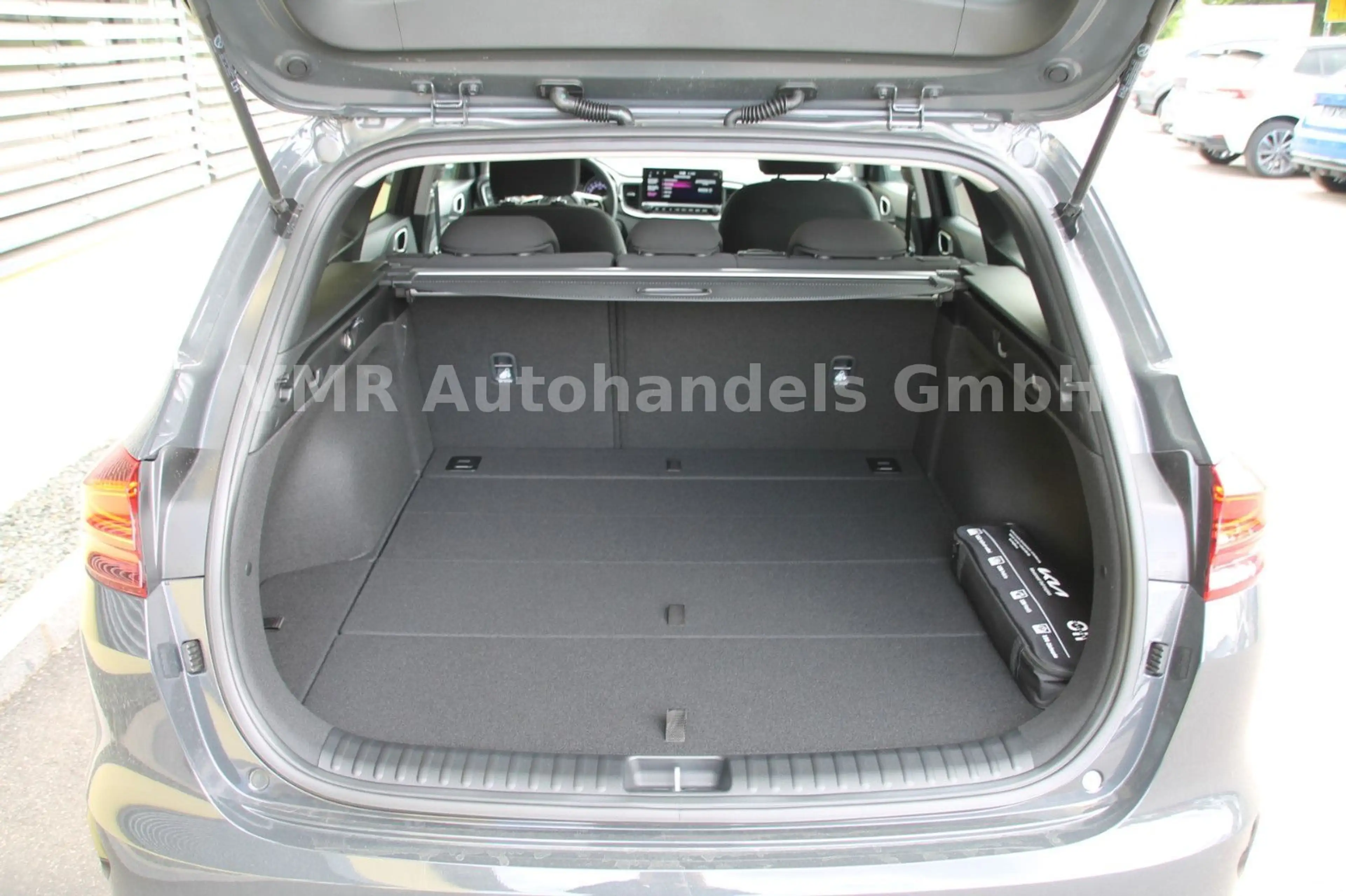Kia Ceed SW / cee'd SW 1.5 T-GDi  TOP *Navi*Kamera* — photo 8