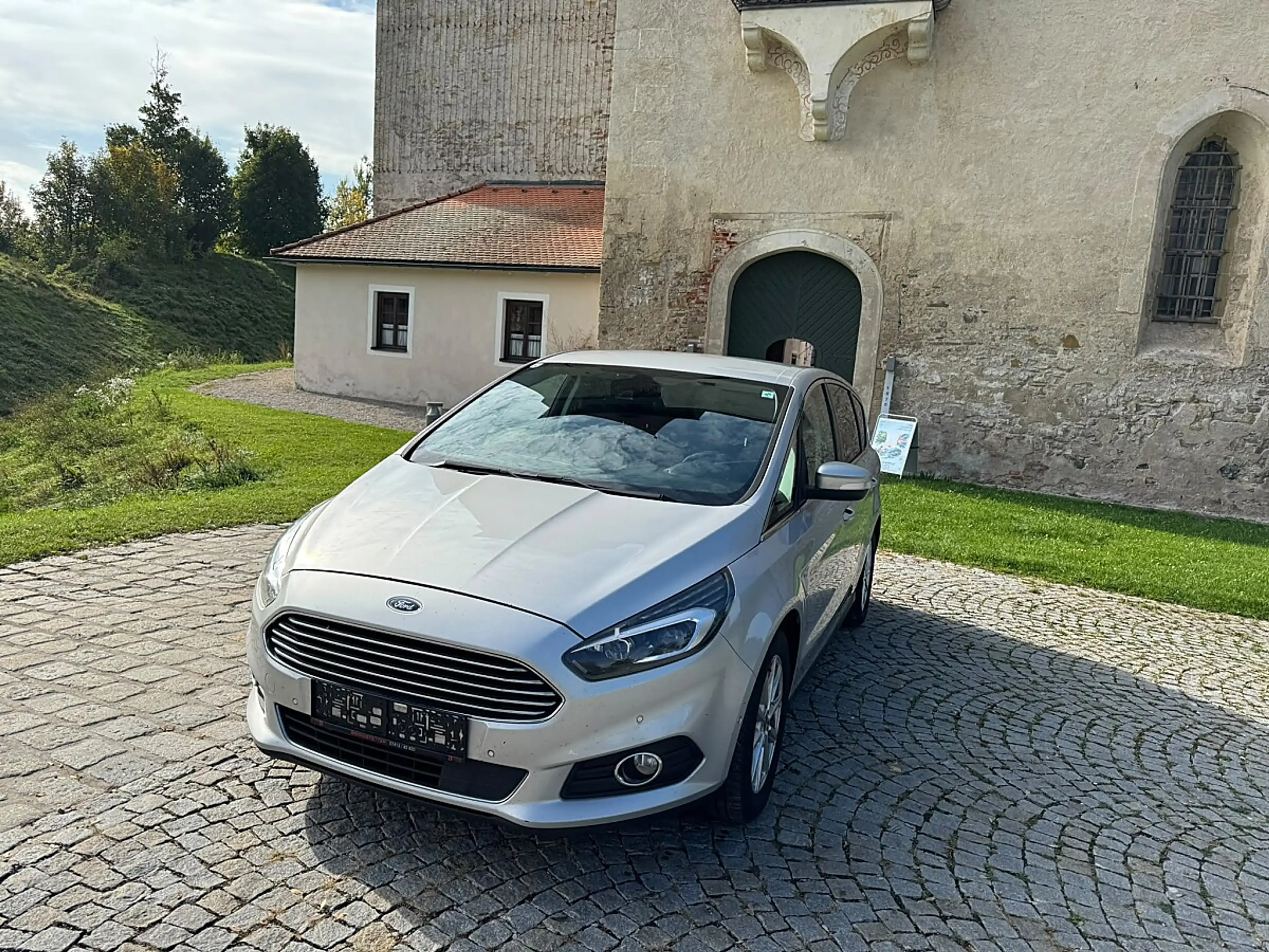 Ford S-Max S-MAX Titanium 2.0 TDCi Auto-Start/Stop Aut. — photo 2