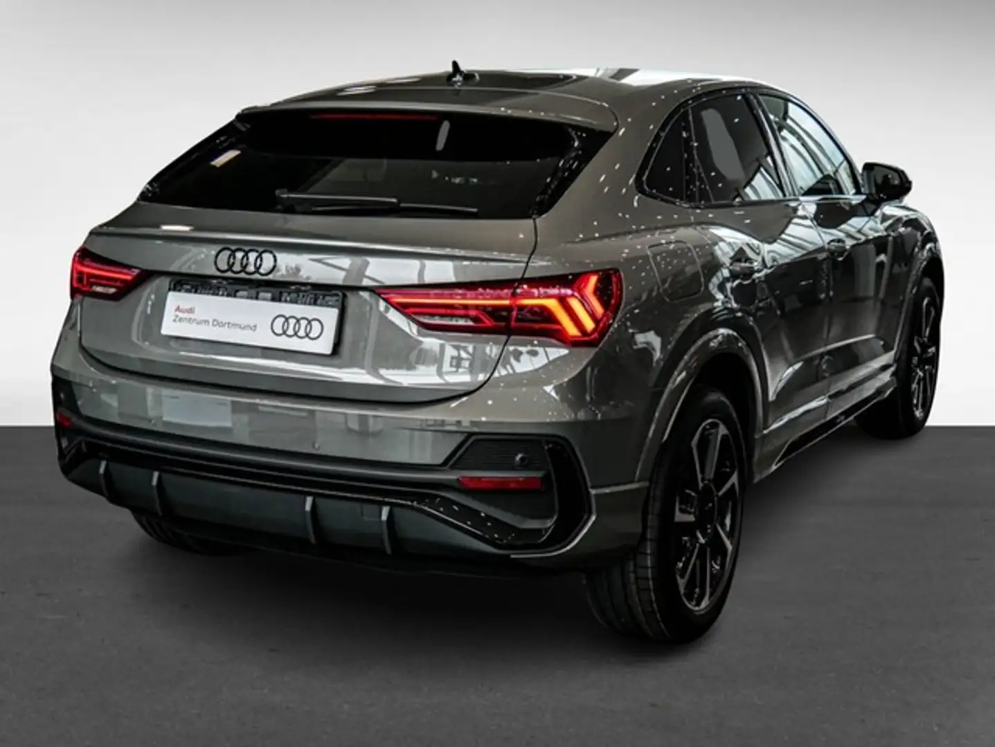 Audi Q3 Sportback 35 S LINE BLACKPAK AHK CAM ACC LM19 Szürke - 2