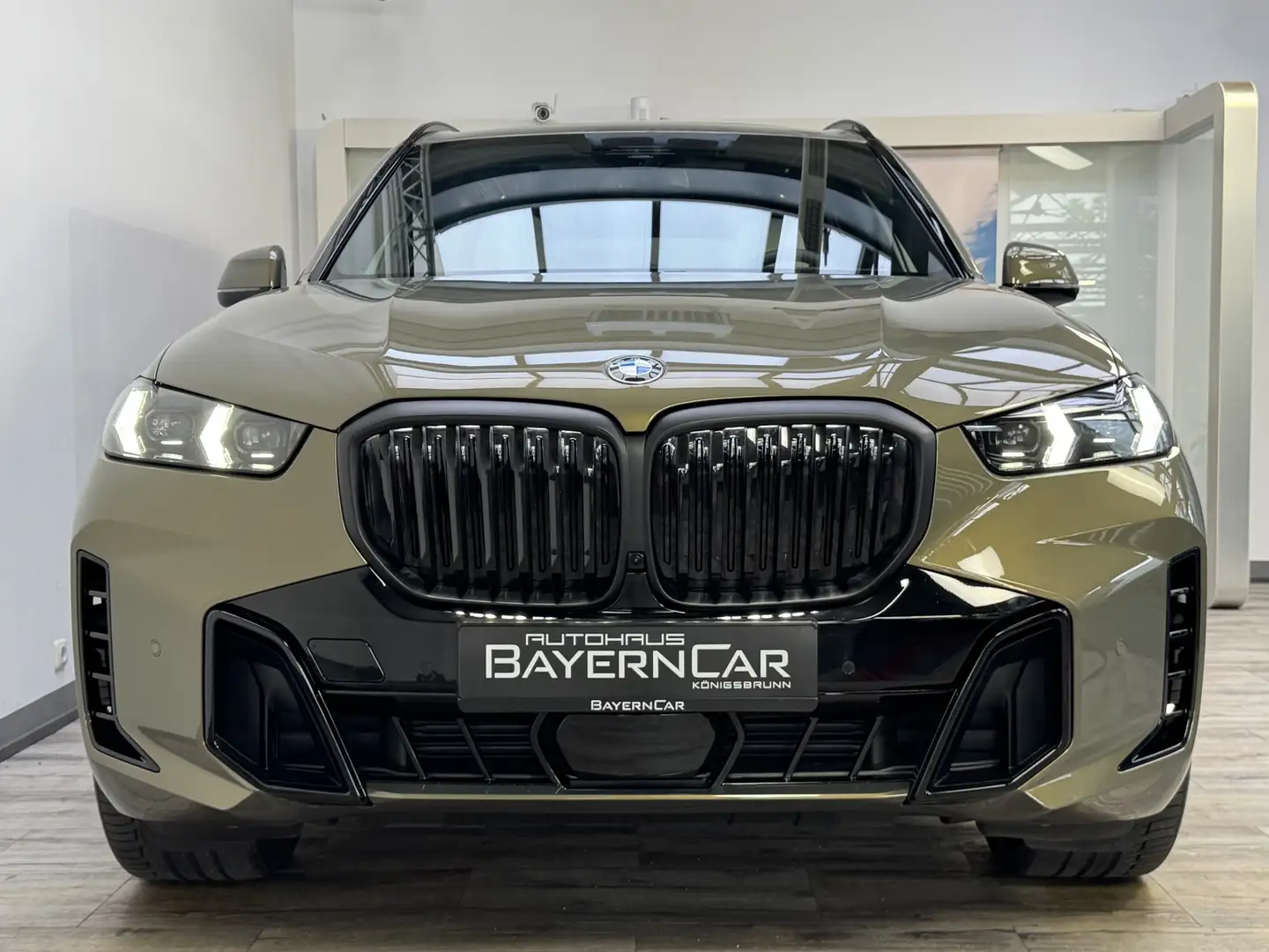 BMW X5 xDr30d M Sport Pro Individual Sky 22'' UPE131 Braun - 2