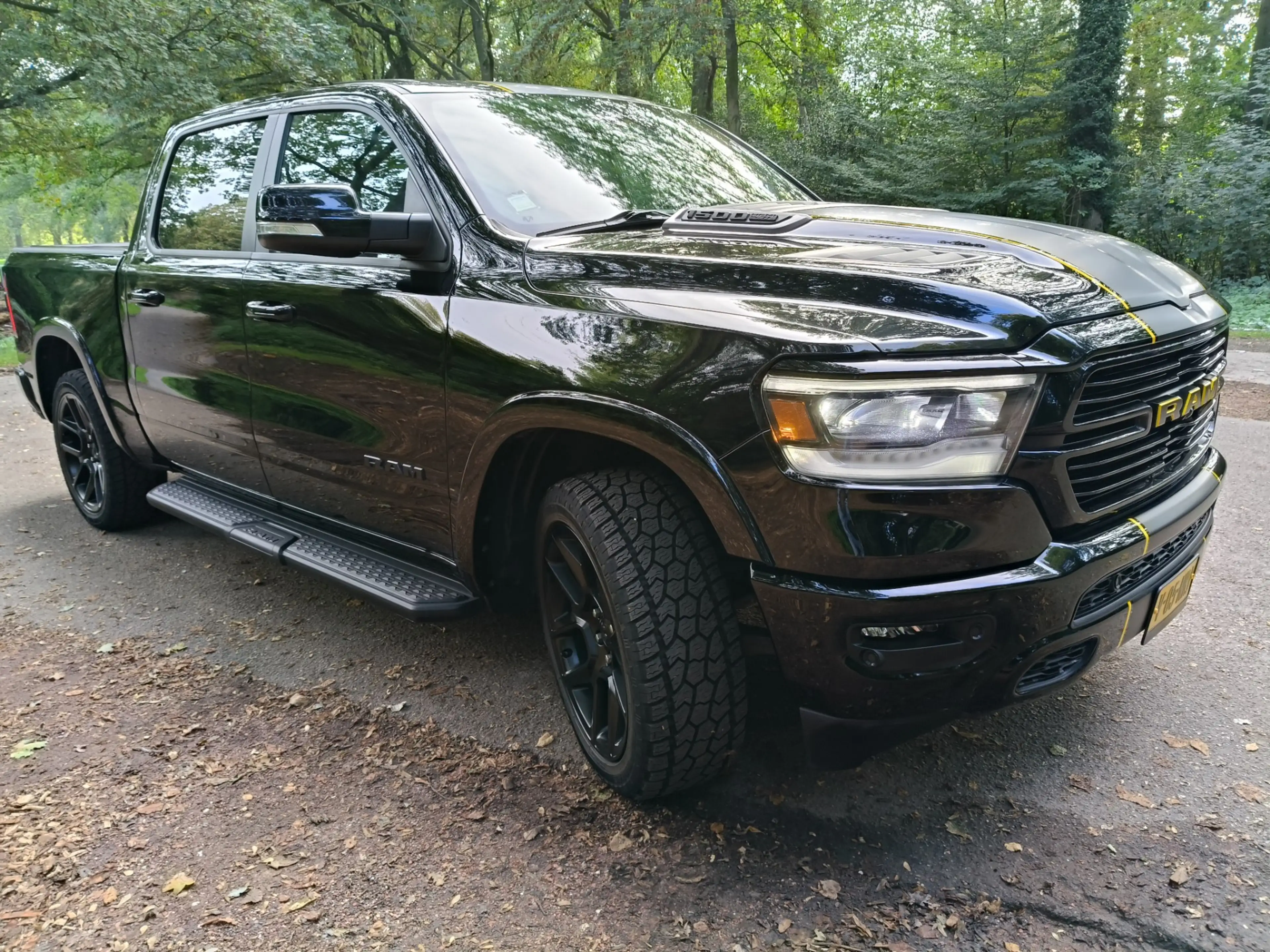 Dodge RAM 1500 5.7 V8 4x4 Crew Cab Laramie EX BTW — photo 3