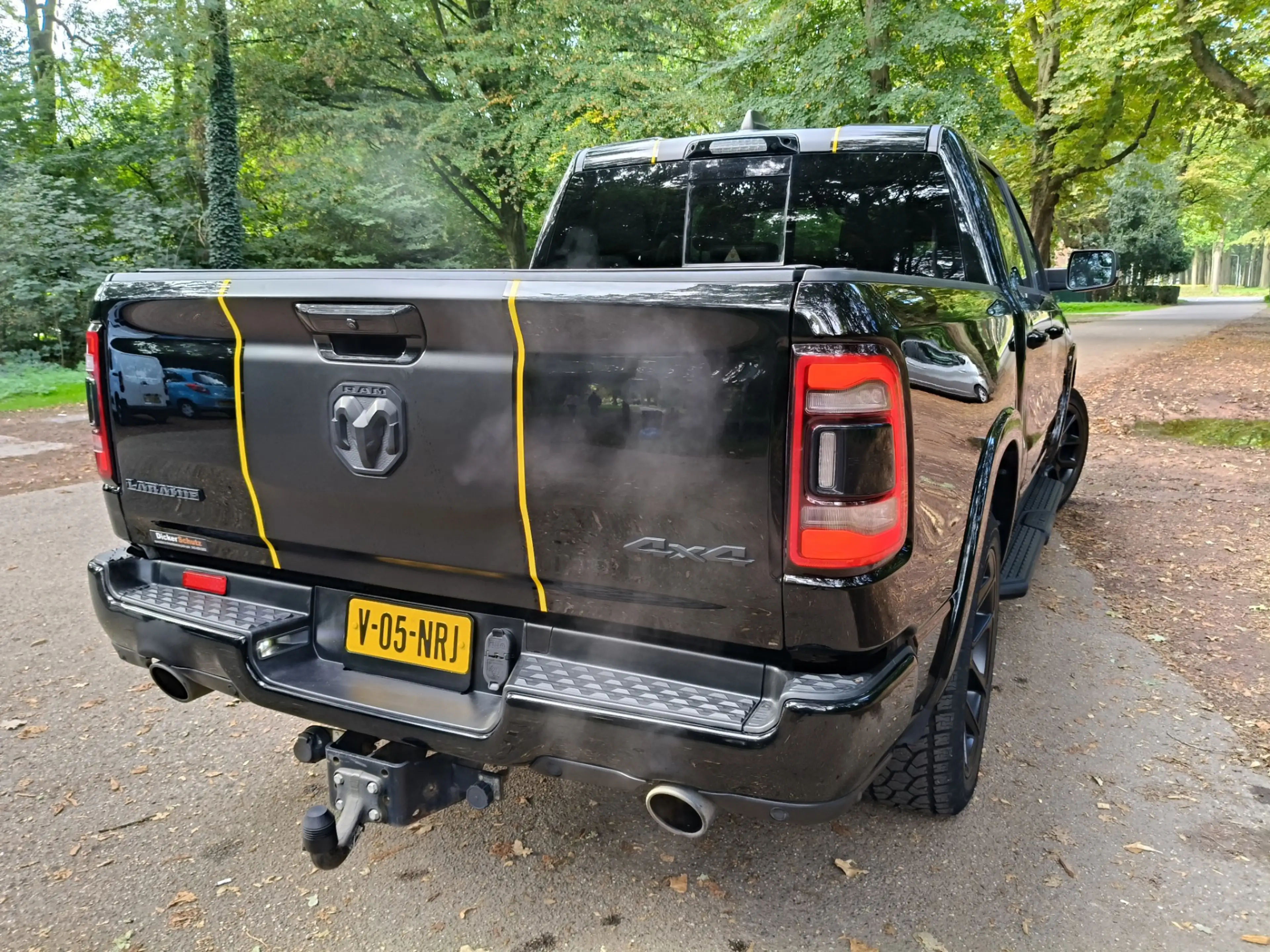 Dodge RAM 1500 5.7 V8 4x4 Crew Cab Laramie EX BTW — photo 4