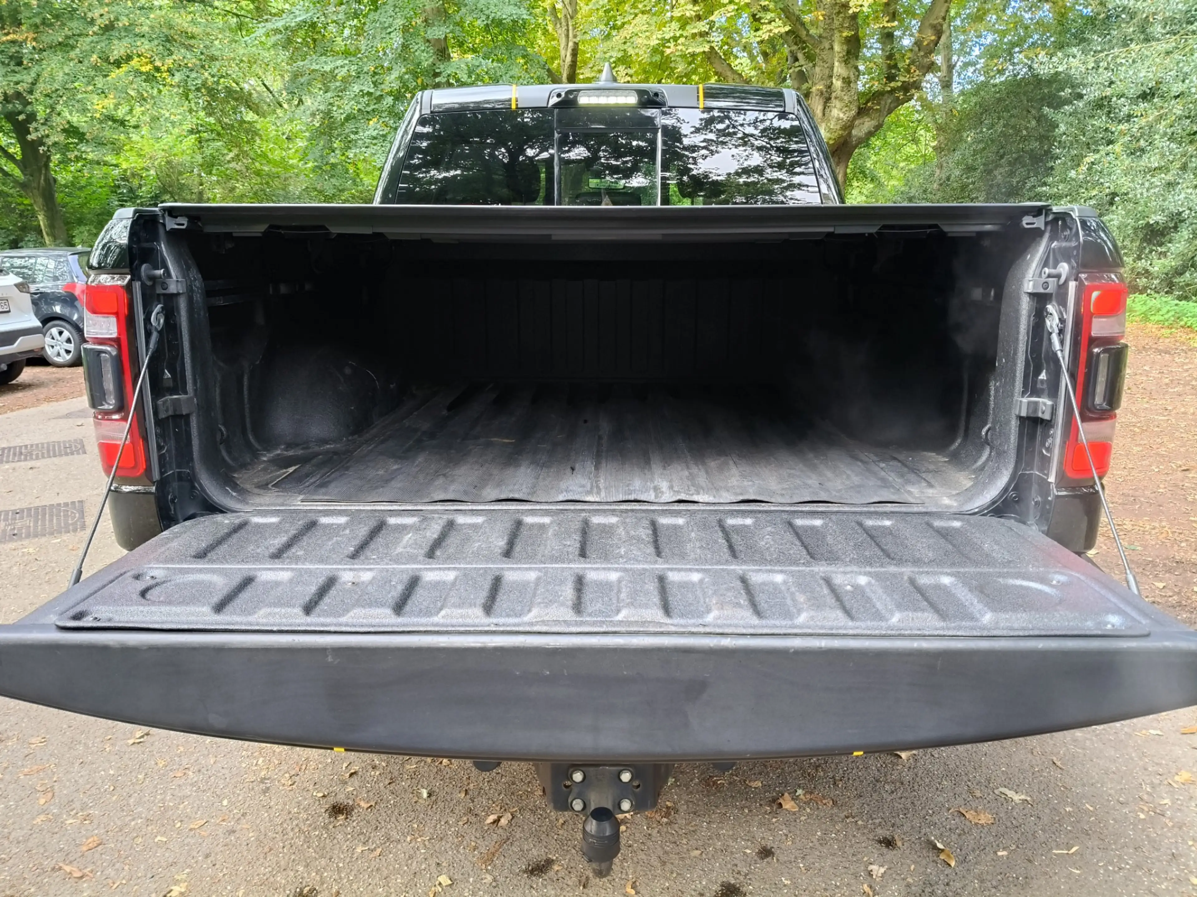 Dodge RAM 1500 5.7 V8 4x4 Crew Cab Laramie EX BTW — photo 5