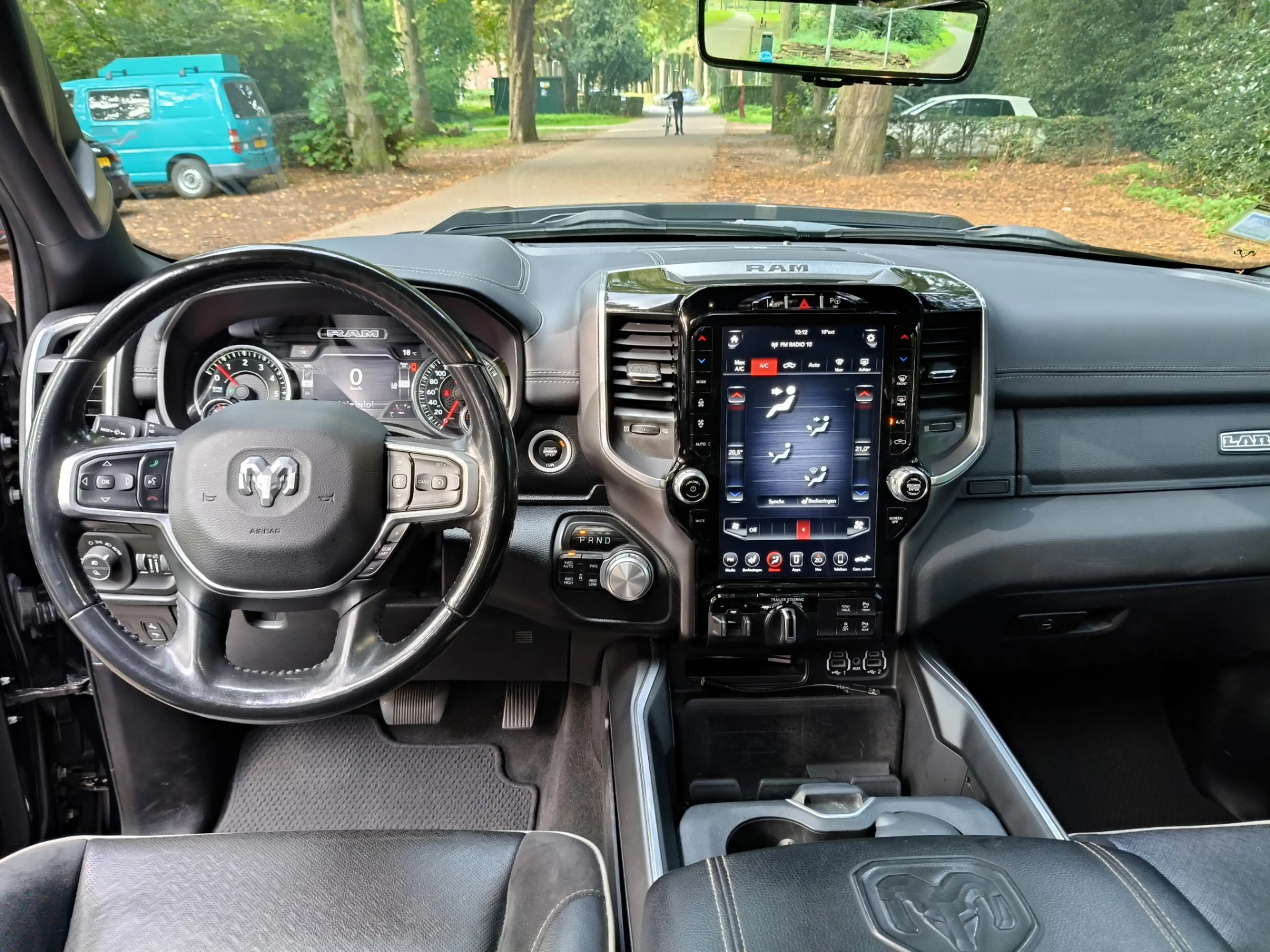 Dodge RAM 1500 5.7 V8 4x4 Crew Cab Laramie EX BTW — photo 12