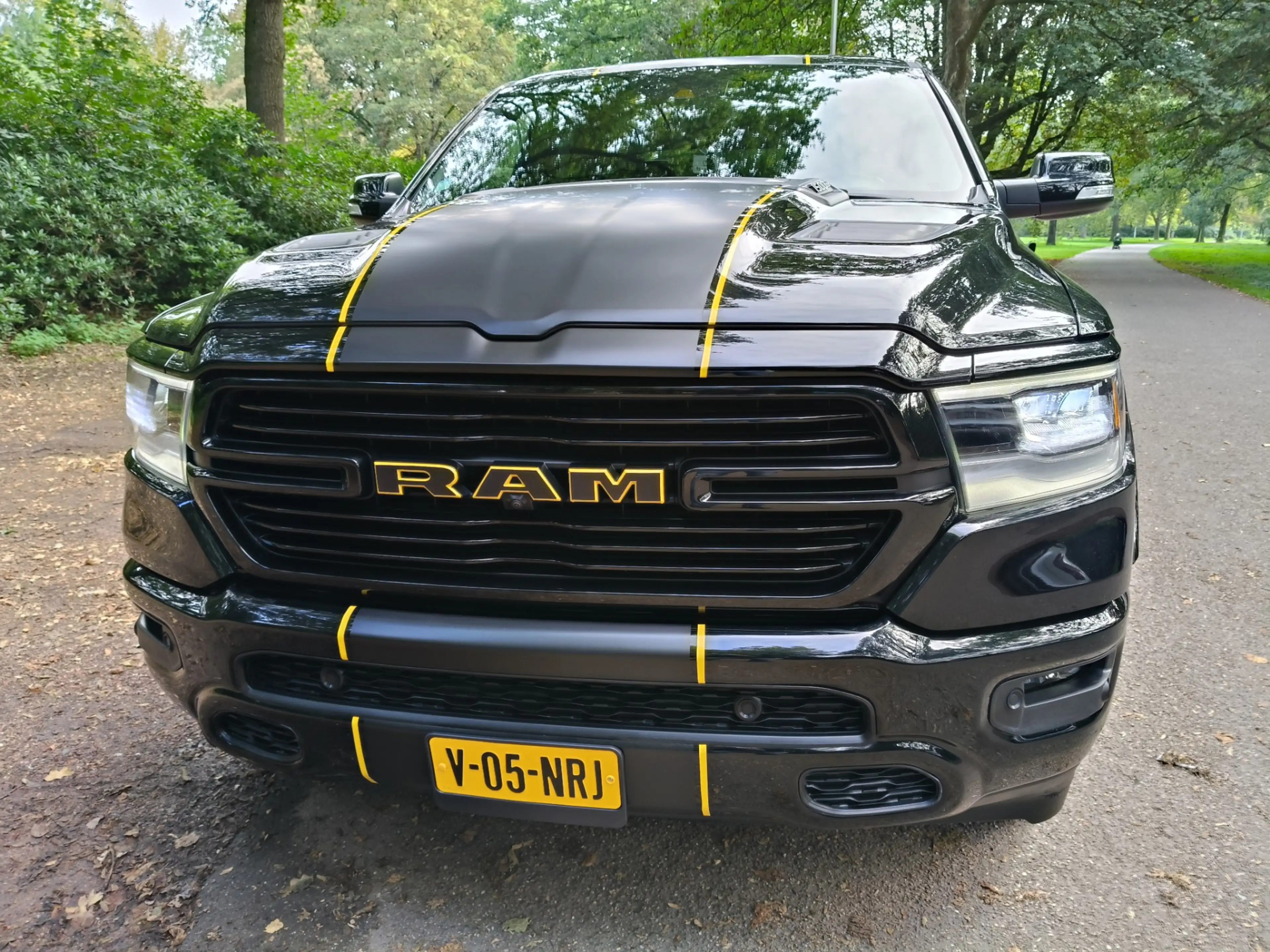 Dodge RAM 1500 5.7 V8 4x4 Crew Cab Laramie EX BTW — photo 2