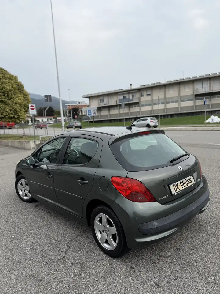 Peugeot 207