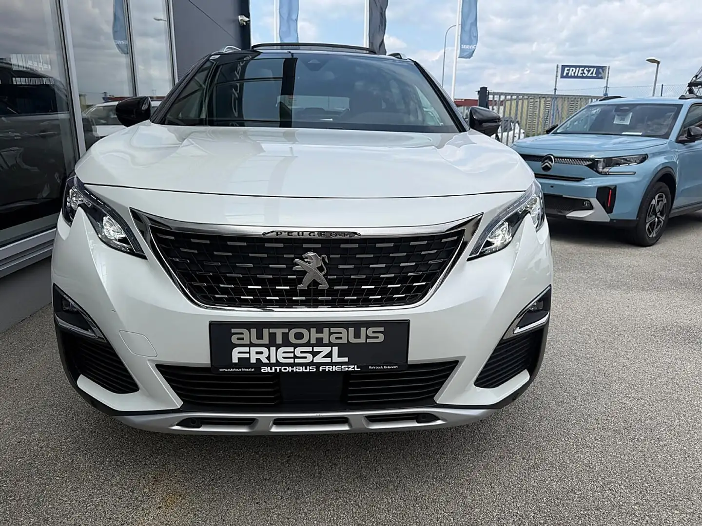 Peugeot 5008 1,2 PureTech GT Line, AHK, PANO, 7 Sitzer, WR Weiß - 2