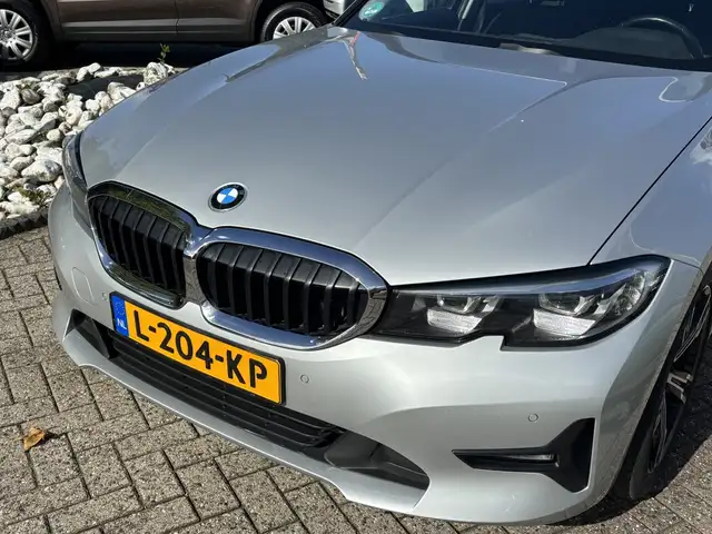 BMW 3 Series view 7