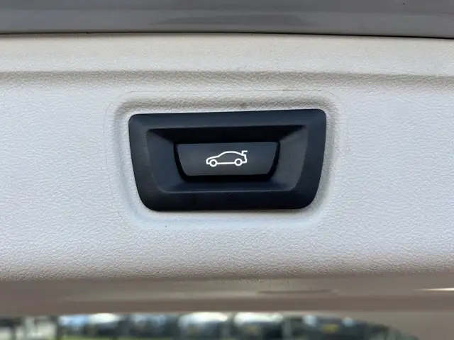 BMW 3 Series view 17