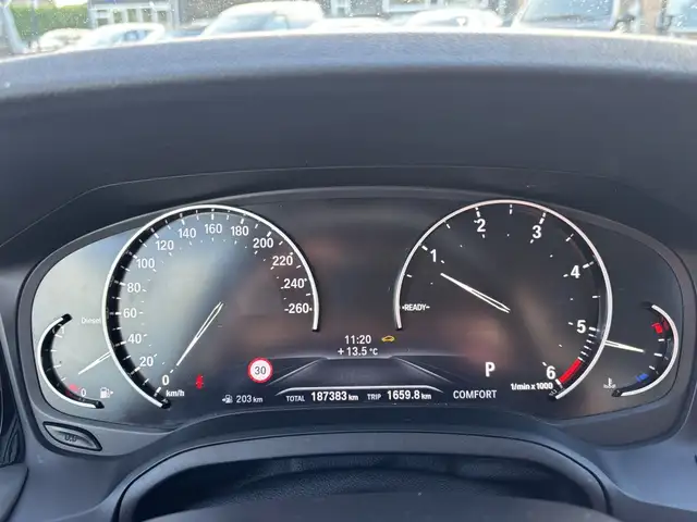 BMW 3 Series view 14