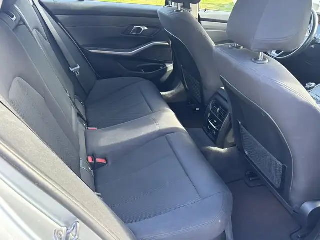 BMW 3 Series view 15