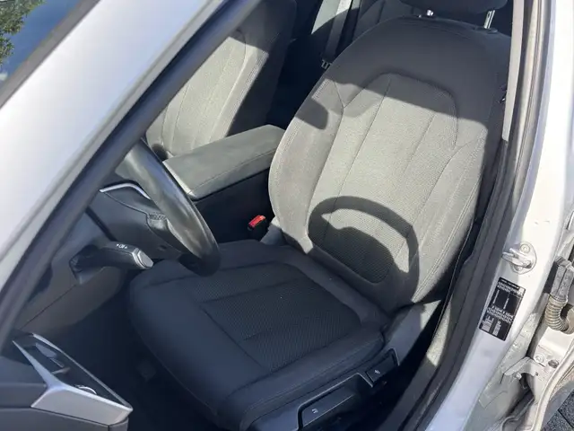 BMW 3 Series view 11