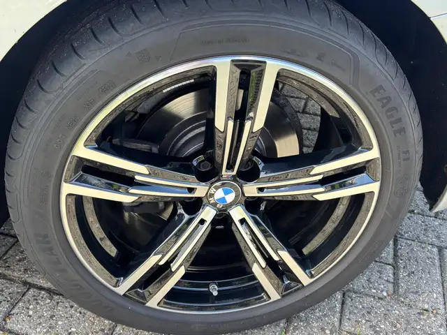 BMW 3 Series view 19