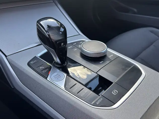 BMW 3 Series view 13