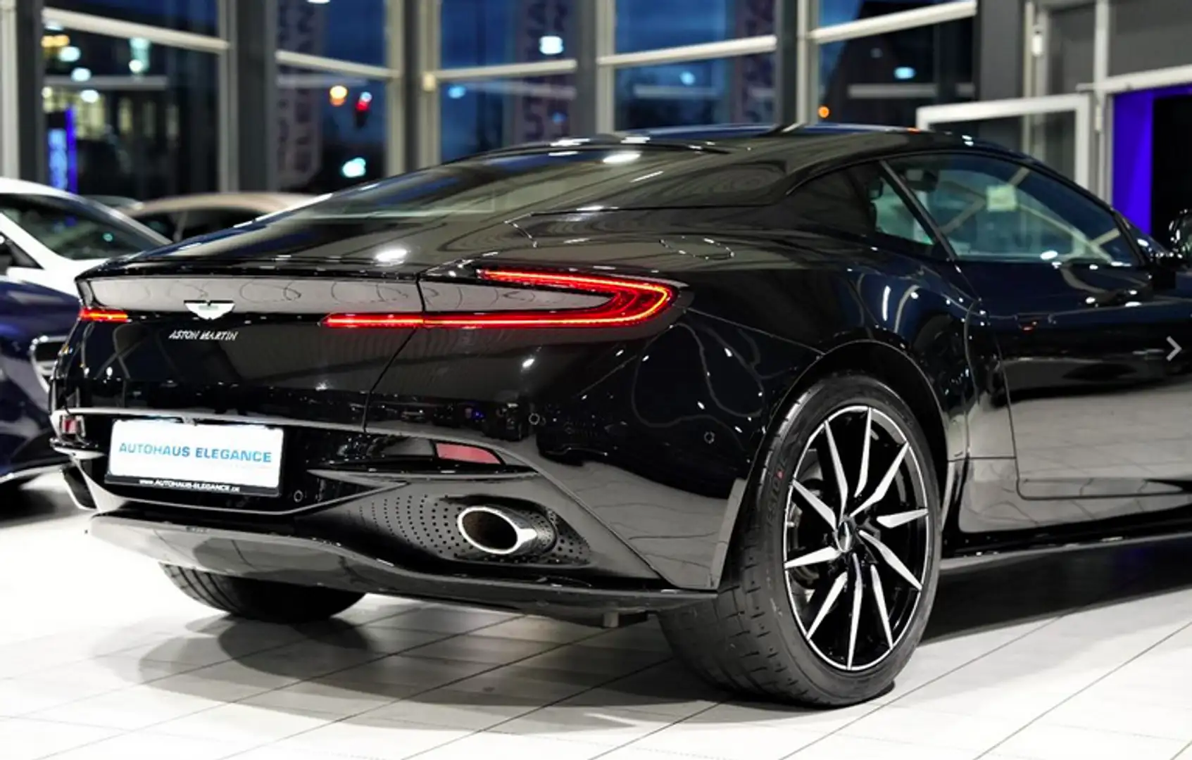 Aston Martin DB11 4.0 510 Schwarz - 2