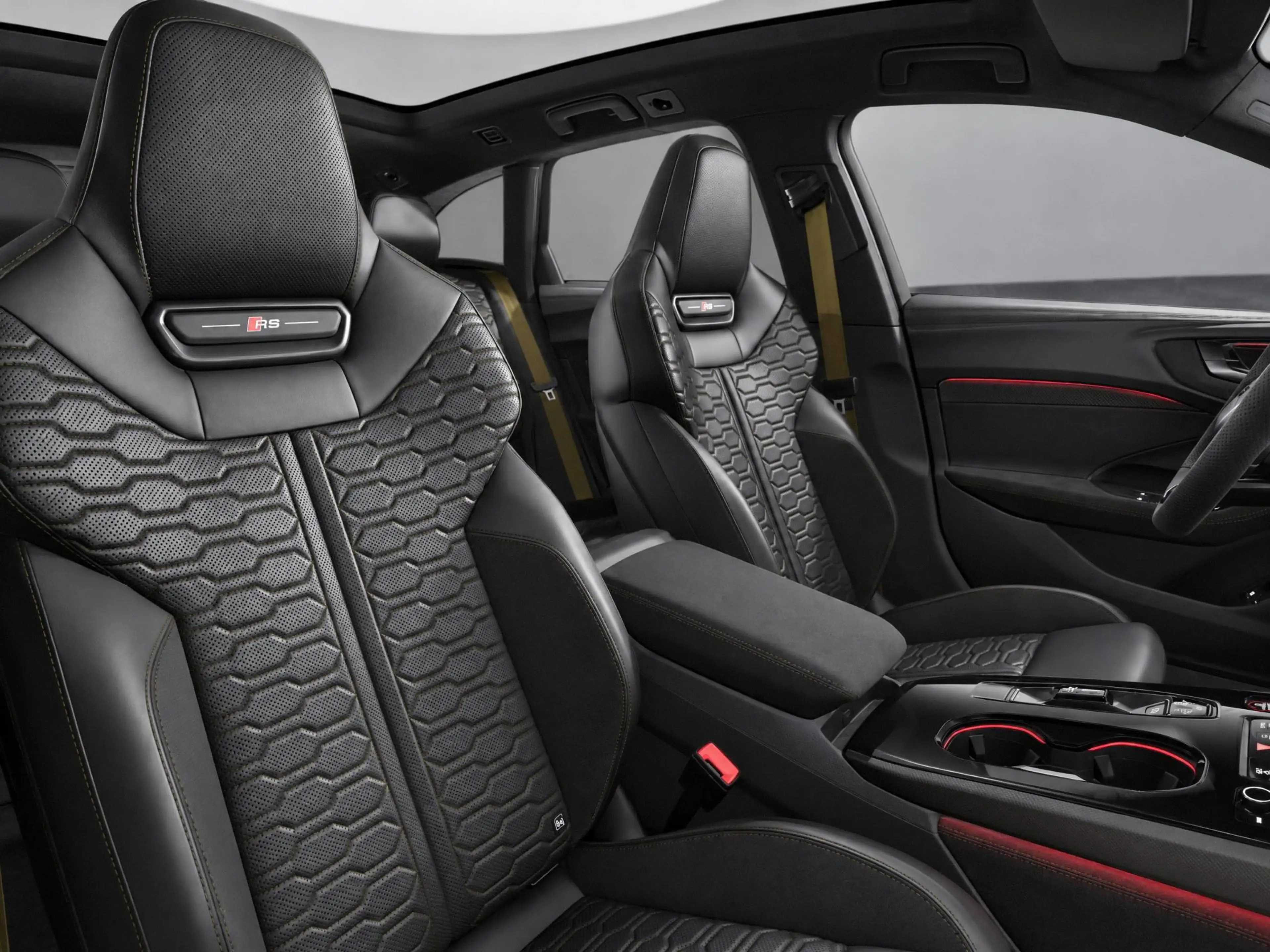 Audi RS5 Avant e-hybrid quattro 639 PK · Audi Sportpakket · — photo 4