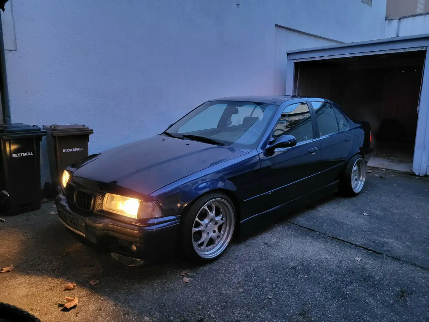 BMW 325 bmw e36 325 Blauw - 1