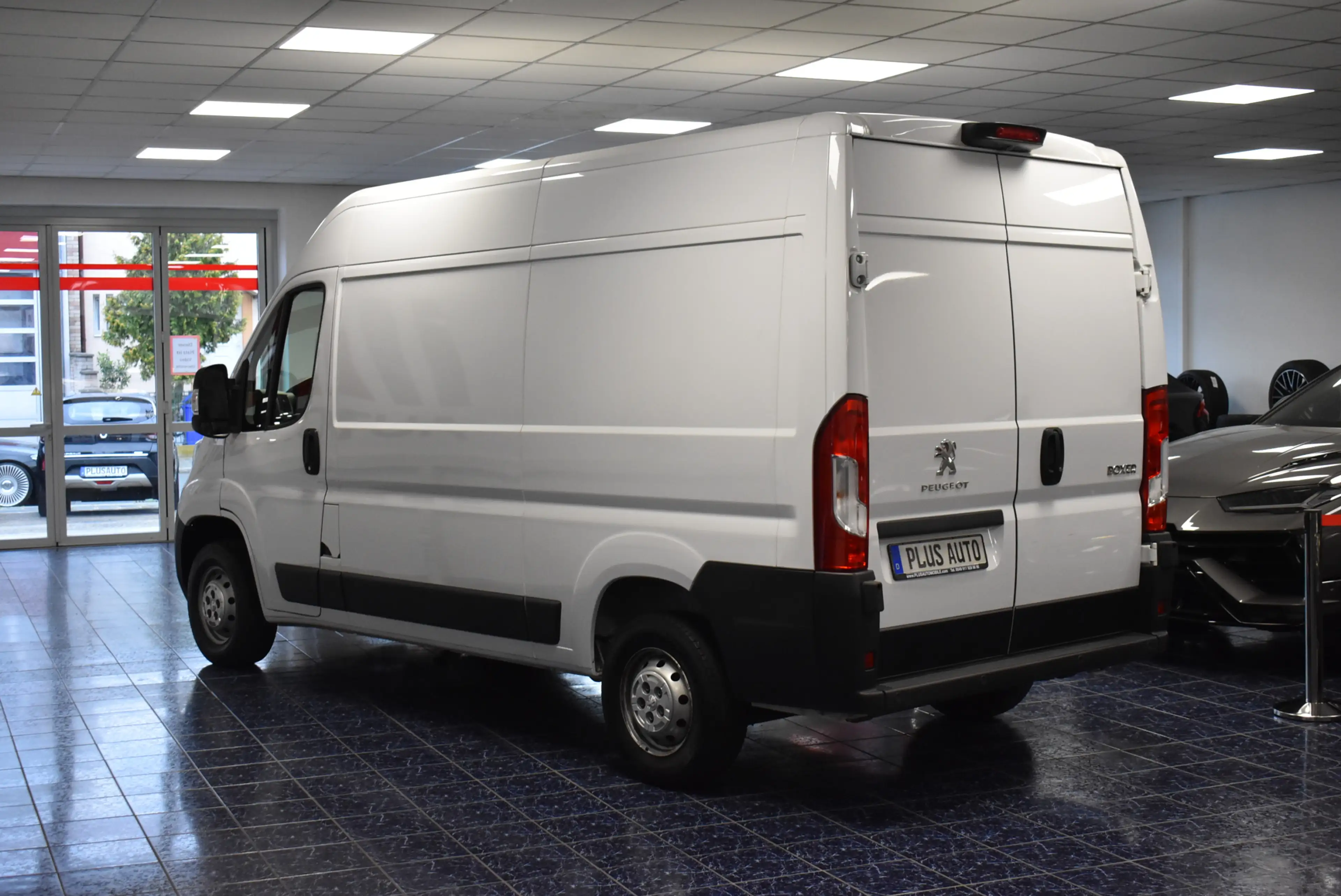 Peugeot Boxer 333 L2H2 BlueHDi 140 Carplay Kamera Temp — photo 2
